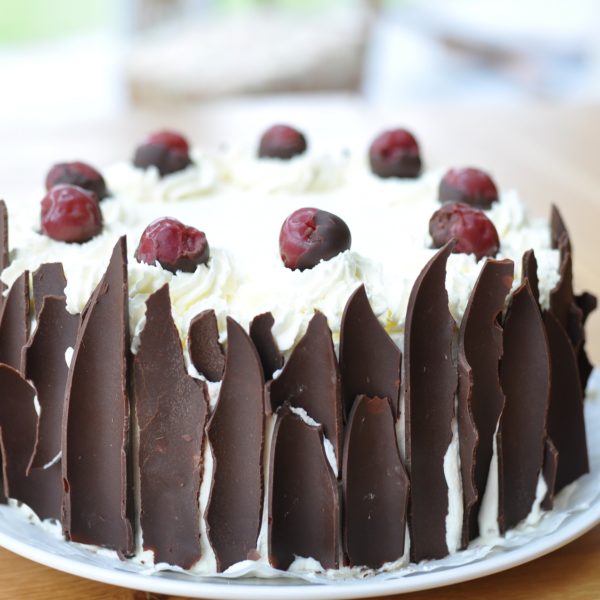 Gateau forêt noire avec génoise